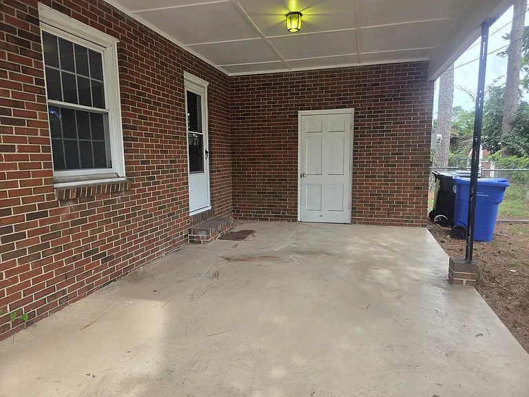 906 Orchard Dr — Photo 2