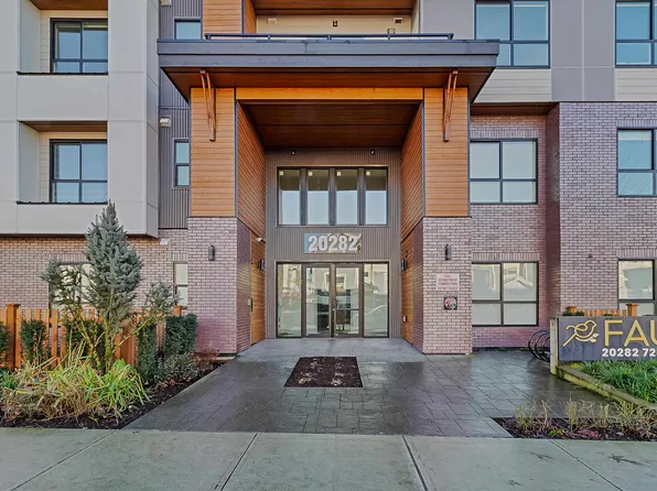 20282 72b Ave #207, Langley, BC V2Y 3X3