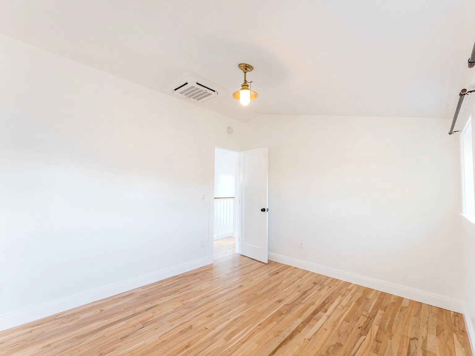 1 bed, 540 sqft, $2,250 — Photo 3