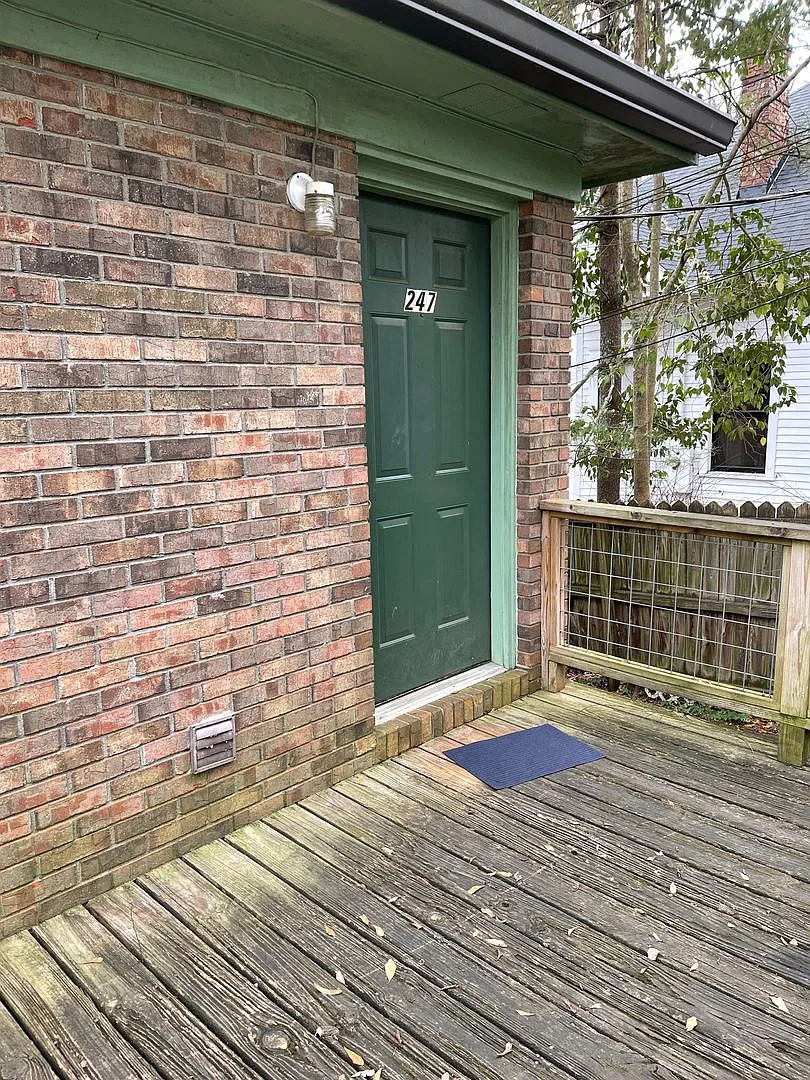 2 bed 1 bath duplex on Barber St. — Photo 1