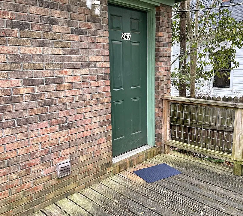 247 Barber St