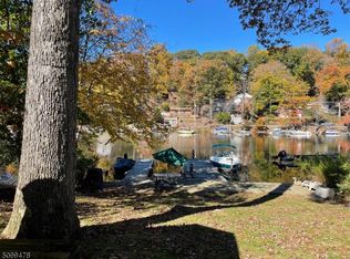 4 W River Styx Rd, Hopatcong, NJ 07843