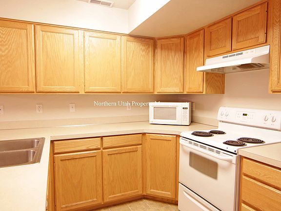 5 Kitchen View 2_08112017