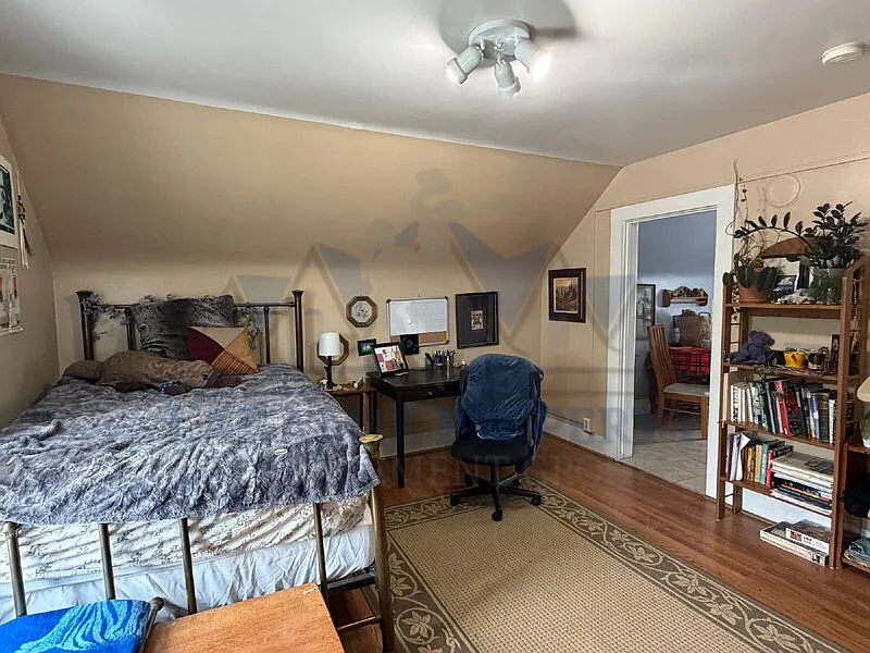 Studio, 1.0 bath, $850 — Photo 4