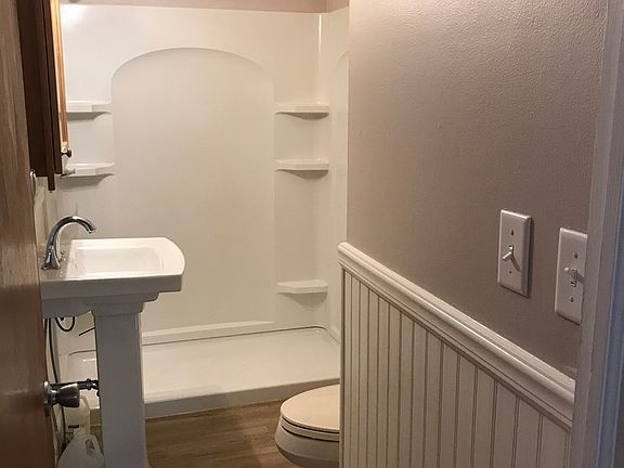 5th image of 210 W Henry St APT 1