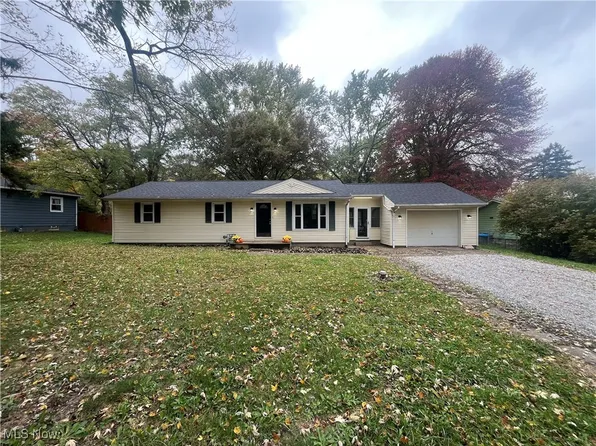 2845 Byron Dr, North Canton, OH 44720