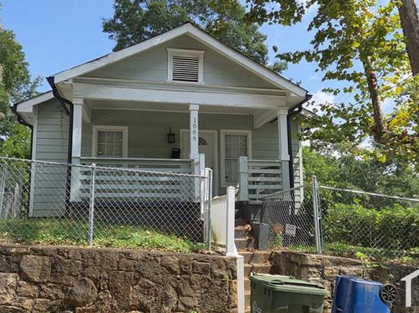 1066 Coleman St SW