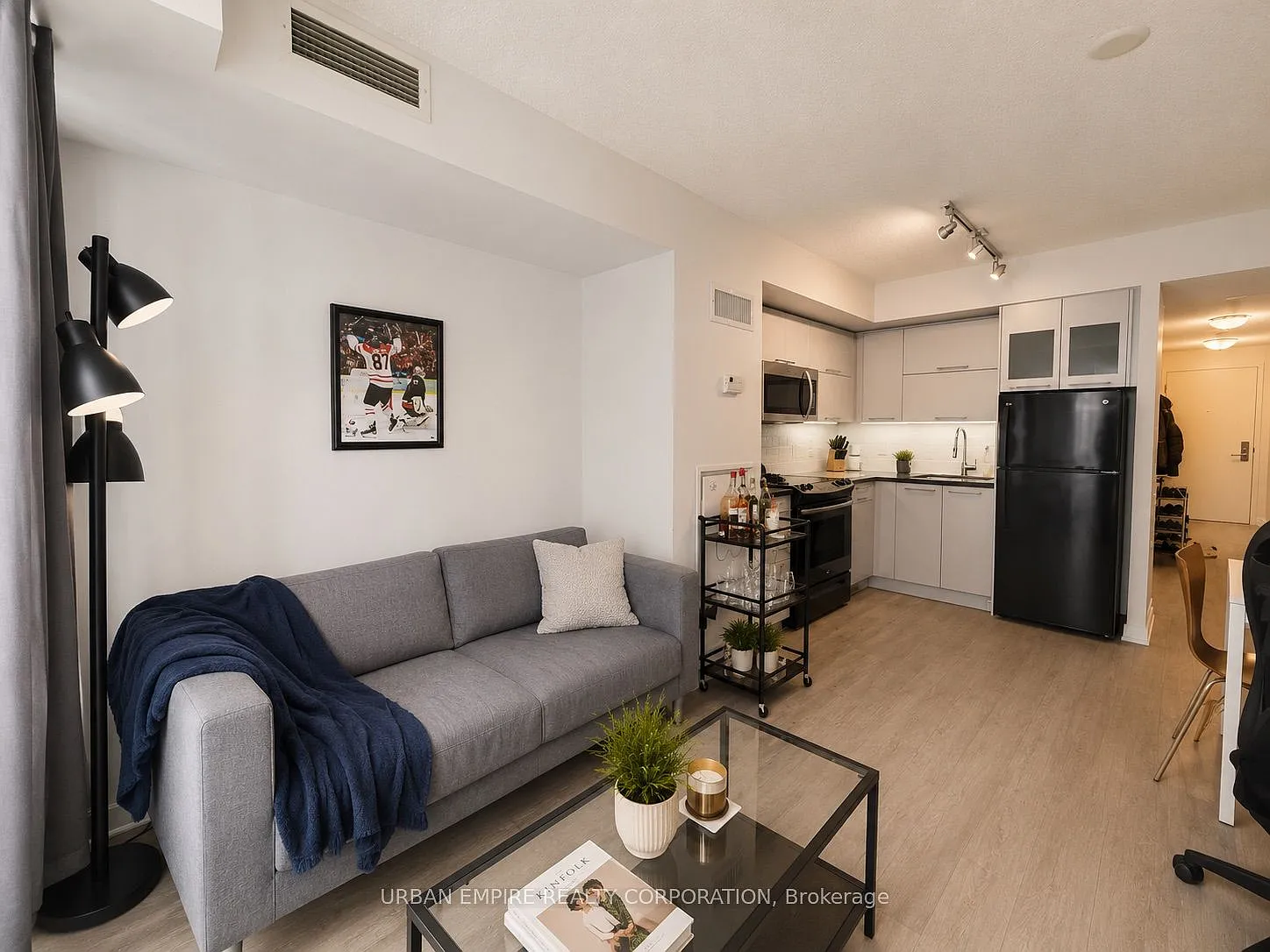 1 bed, $2,100 — Photo 3