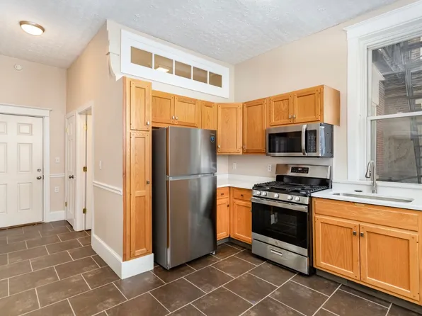 30 W High St, Carlisle, PA 17013