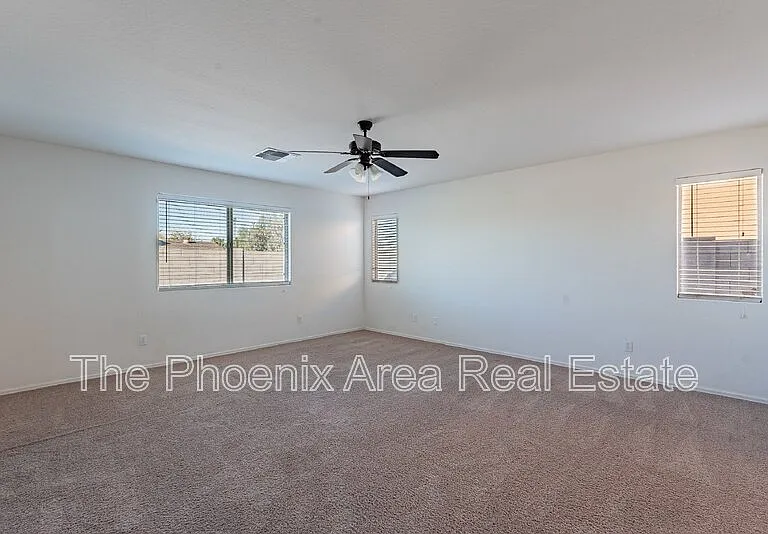 244 N Wesley — Photo 16