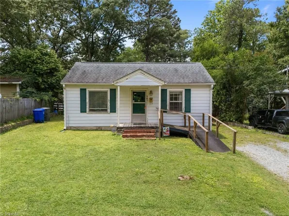 101 Goldston Dr, Carrboro, NC 27510
