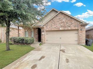 640 Hidden Dale Dr, Fort Worth, TX 76140