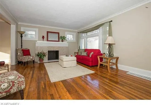 884 Beverly Rd — Photo 3