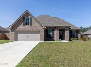 6955 Osprey Dr, Ocean Springs, MS 39564