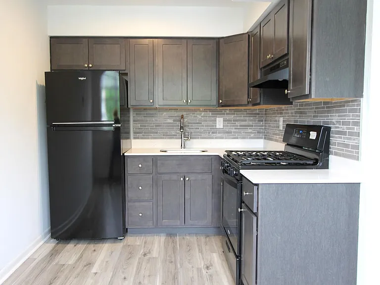 West Walnut Lane Apartments — Photo 42