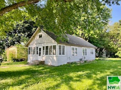 122 N Walnut St, Vermillion, SD, 57069