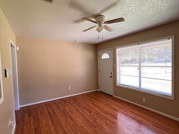 4th image of 104 Nelda Dr