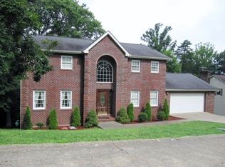 101 Fox Run, Hurricane, WV 25526