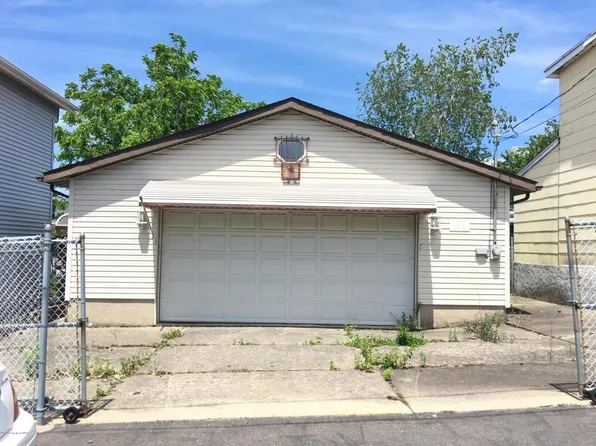 29 W Hemlock St, Hazleton, PA 18201