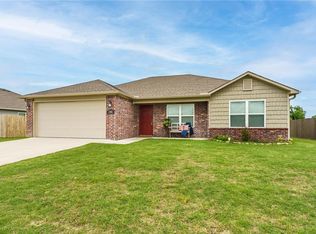 246 Justin St, Elkins, AR 72727
