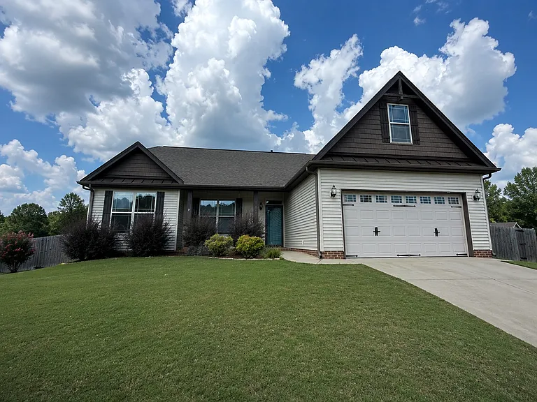 143 Stonegate Dr — Photo 1