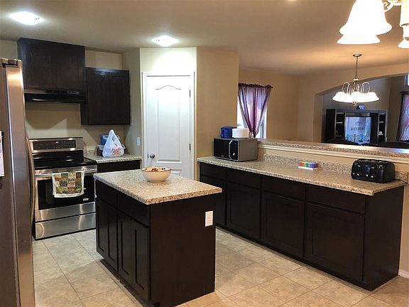 4th image of 805 Bartolome Ln