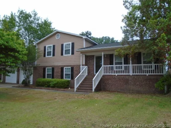 6861 Pin Oak Ln, Fayetteville, NC 28314