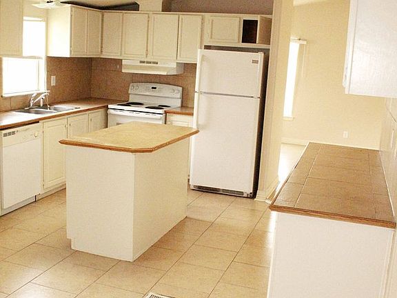 3rd image of 3216 Cantabrian Dr