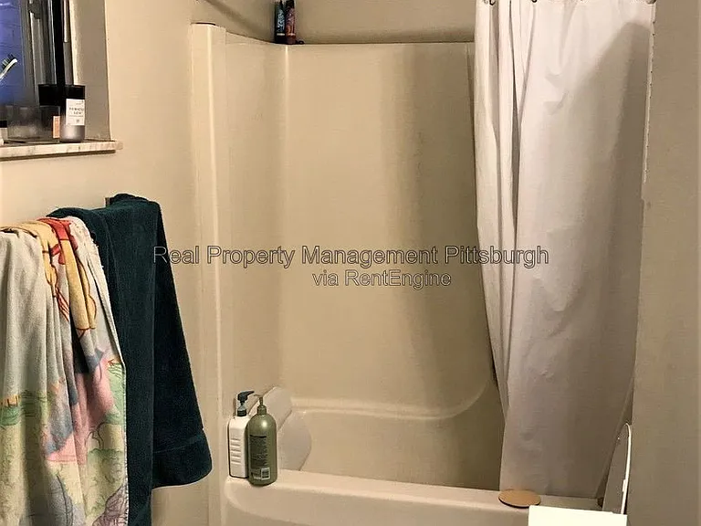 825 Collins St #1 — Photo 7