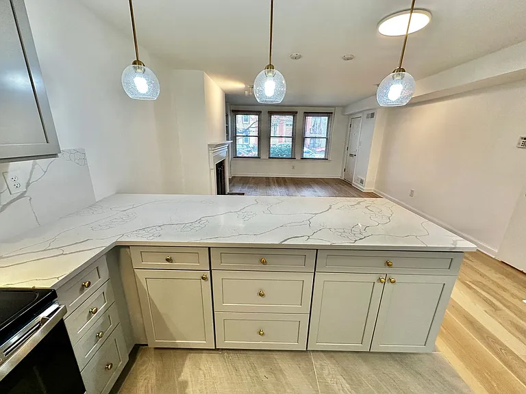 815 E St SE #1 — Photo 9