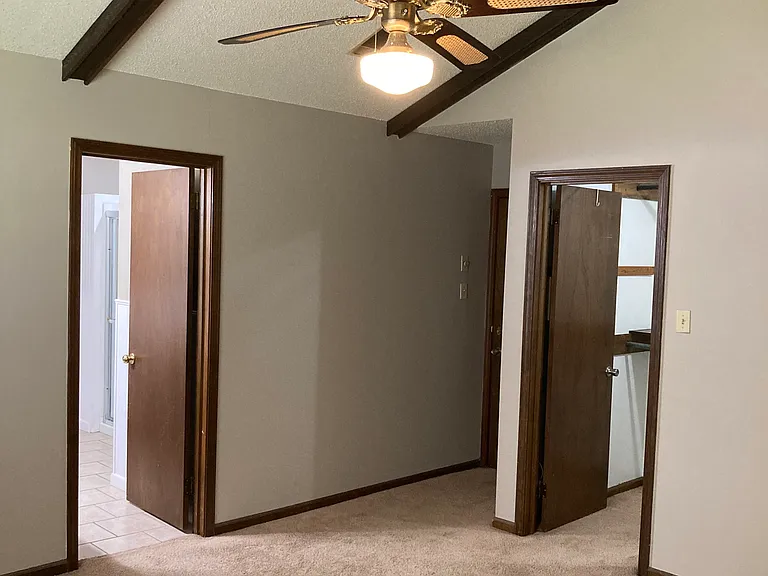 4601 Randolph Rd — Photo 20