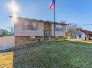 415 Stout St, Tellico Plains, TN 37385