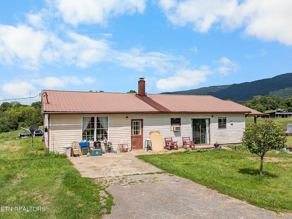 1st image of 372 Farmers Ln