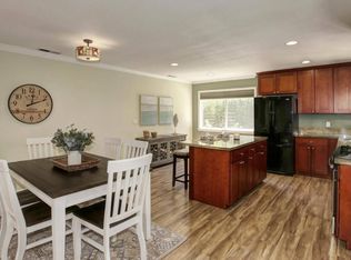 9490 Mira Del Rio Dr, Sacramento, CA 95827