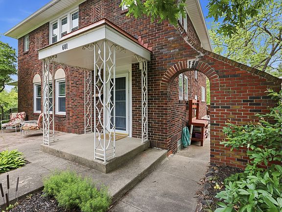 3rd image of 601 Highwood Ave