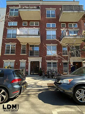 Sold by LDMI Realty Group LLC | media 24
