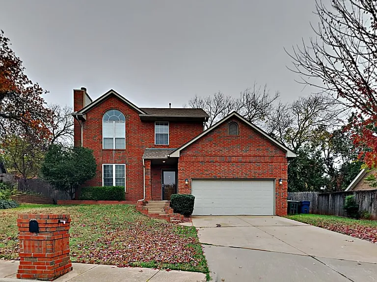 605 Knights Bridge Rd — Photo 1