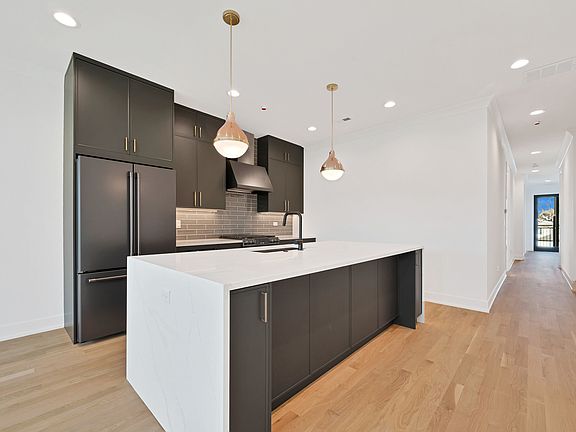 4th image of 1404 W George St #1