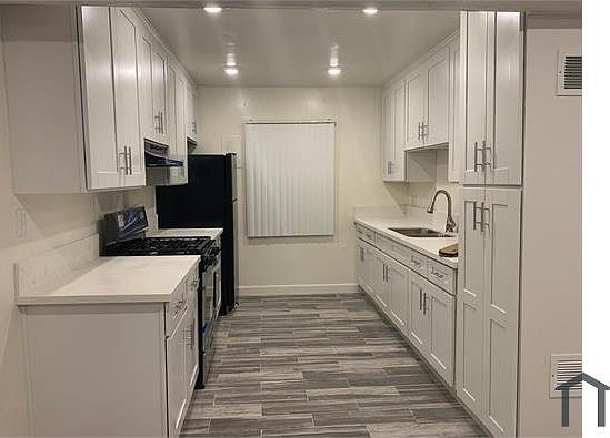 3rd image of 7119 S Victoria Ave APT 3