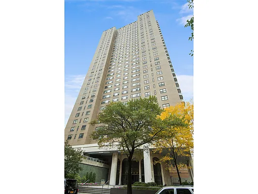 Sold by Douglas Elliman | media 20