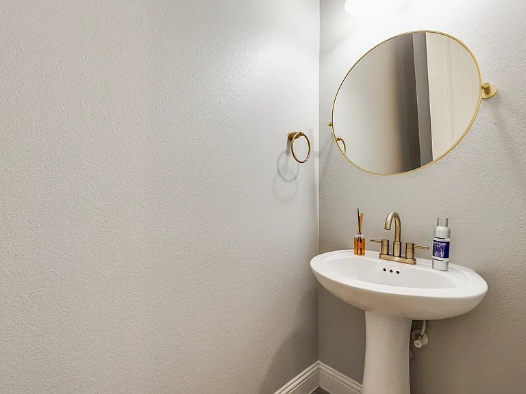 2112 Benjamin Creek Dr — Photo 35