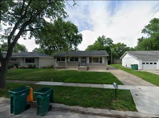 700 W 67th Ln, Merrillville, IN 46410