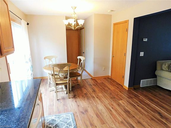 4th image of 4457 Lockmoor Ln