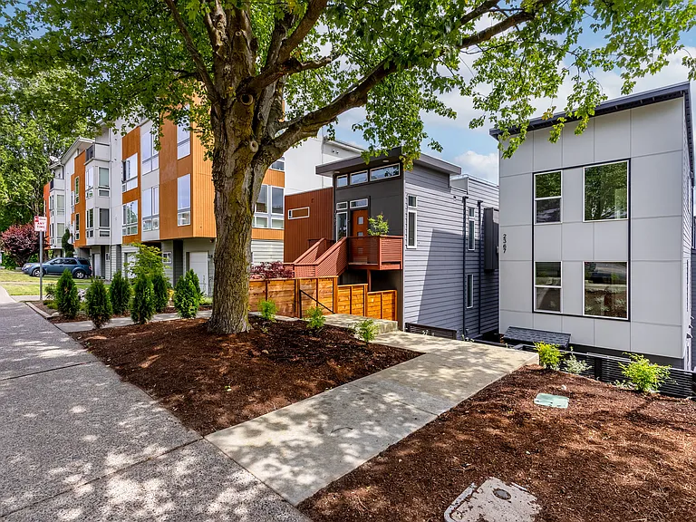 2367 Yakima Ave #D — Photo 3