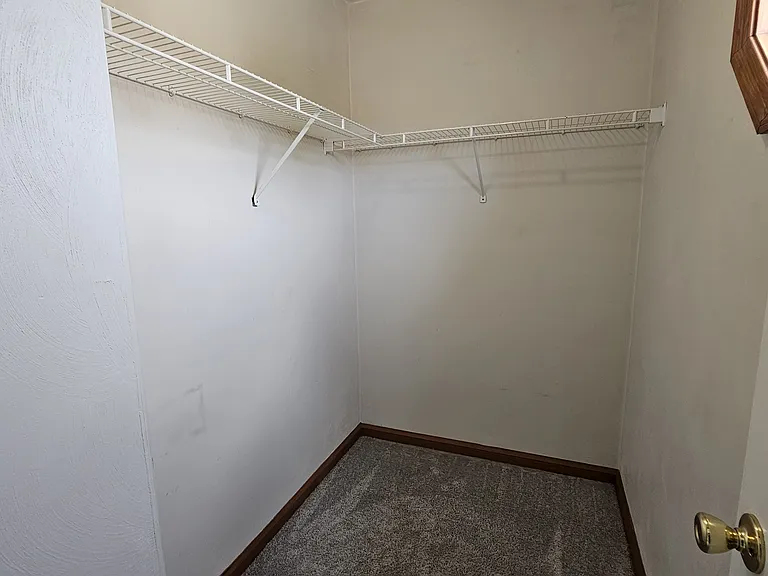 627 Creekside Ct — Photo 19