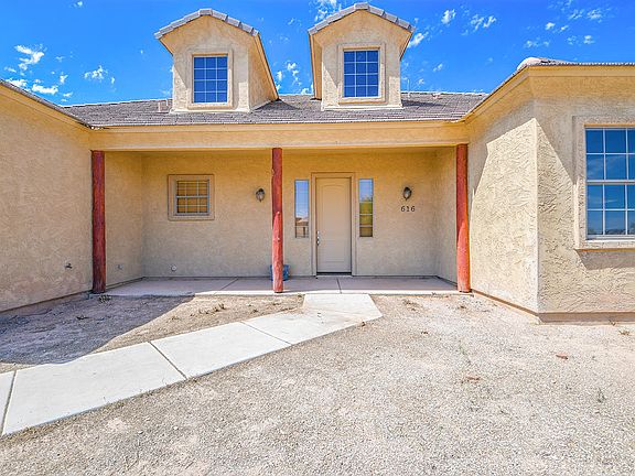 2nd image of 616 S Linden Pl