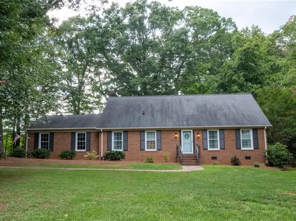 2312 Belmont Dr, Reidsville, NC 27320
