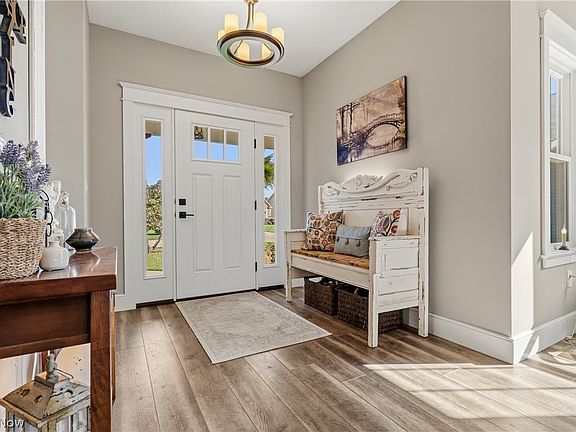 5th image of 3098 Huntcliffe Rd NE