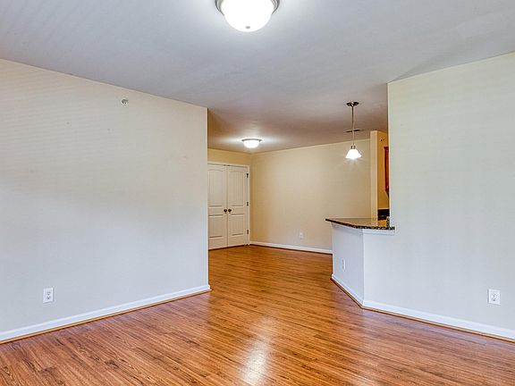 4th image of 1084 Madison View Dr #1151202