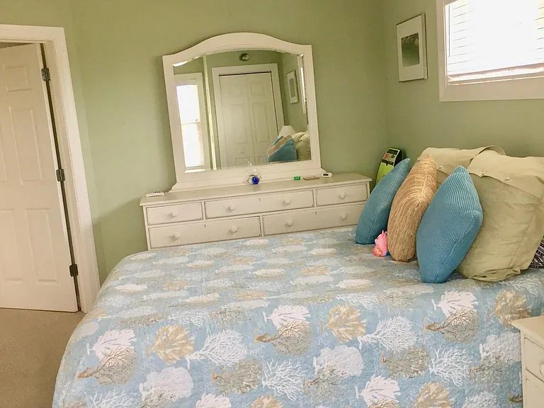 MBR with Private 1/2 Bath, and 2 Closets.